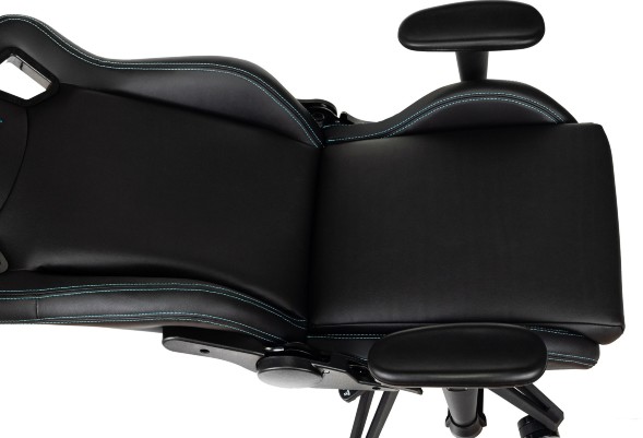 Кресло игровое Knight Outrider Smile